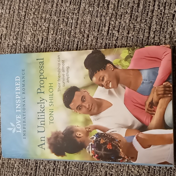 4 Love Inspired Romance Novels - Picture 6 of 9